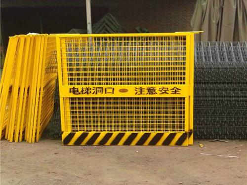 電梯井口防護門